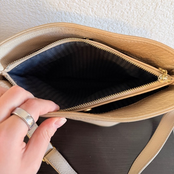 Vintage 1996 Coach Sonoma Pocket Zip Natural Grain Leather (4924) Crossbody Bag - Picture 10 of 12